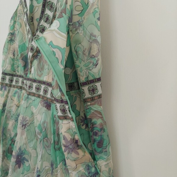 ECI Green Silk Tank Top Size 10 Sleeveless Blouse Flowy V-Neck - Picture 5 of 12